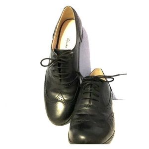 Black saddle shoes